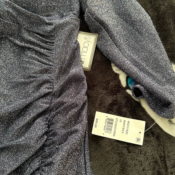 Dress - Picture 1 of 3